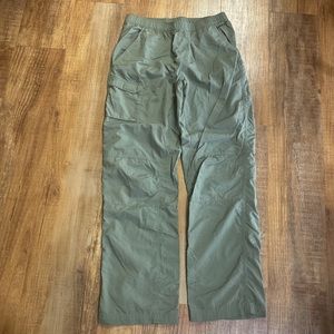 Columbia Omni shade olive green lightweight hiking pants size XL (18-20)